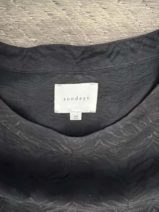 Sundays Black Textured Waves Jacquard Short Sleeve Top - Picture 2 of 6